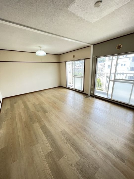 東向地団地 3号棟の居間