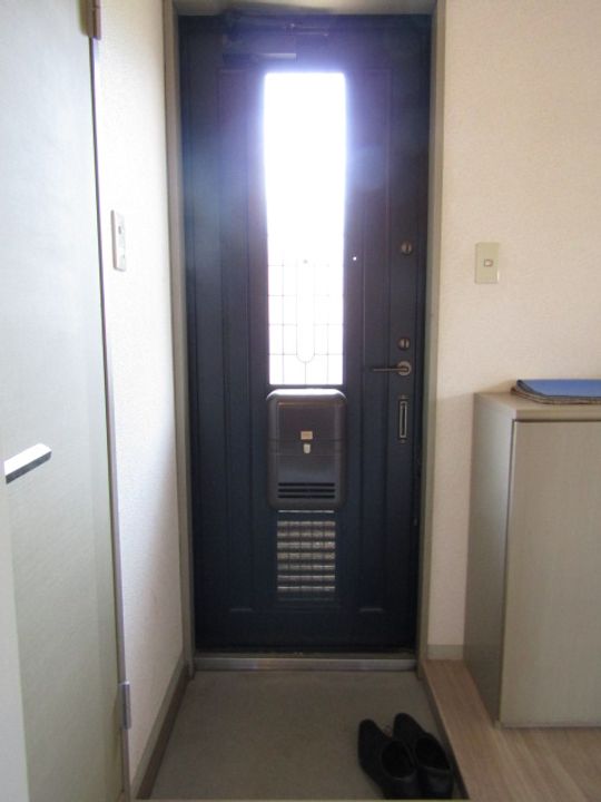 東京都小平市小川町1(アパート)の賃貸物件の玄関