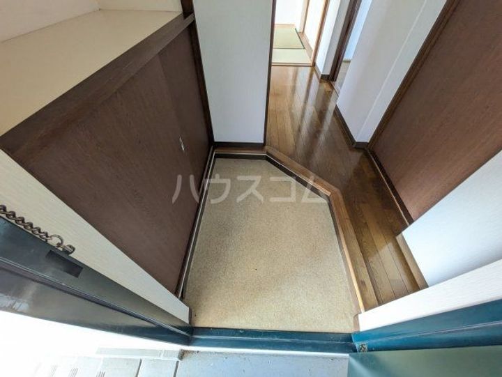 グリーンパレスの玄関