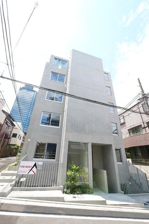 東京都新宿区四谷本塩町(マンション)の賃貸物件の外観