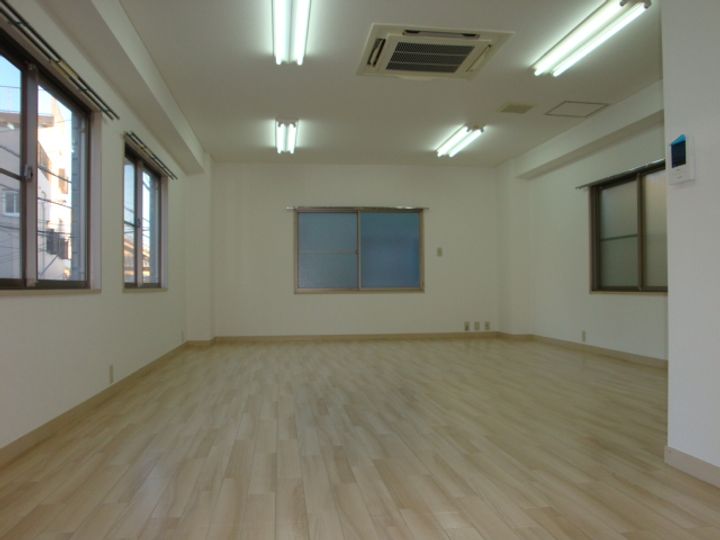 ビューロ目白台の居間