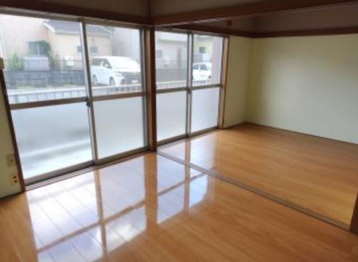 高橋マンションの居間