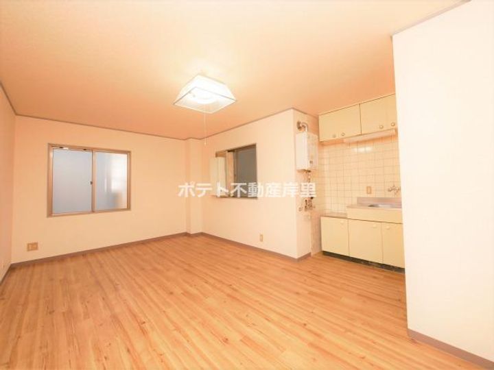 エスオーハイツの居間