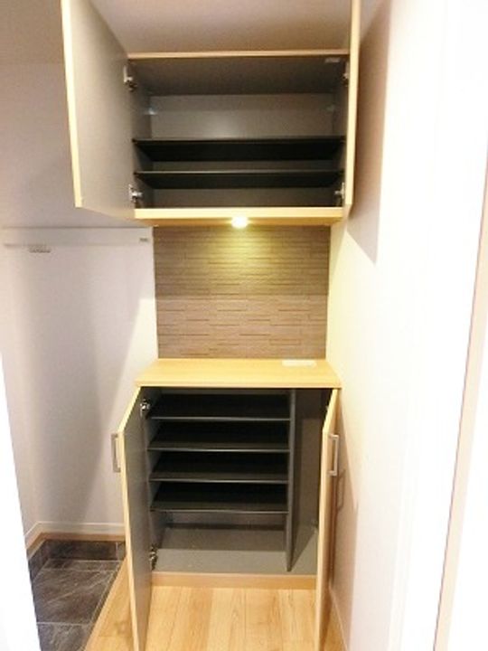 PHARE/ファーレの玄関