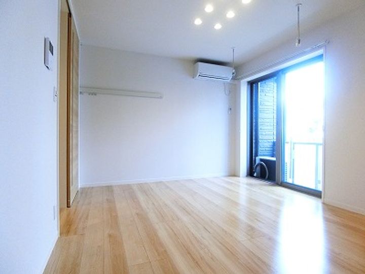 PHARE/ファーレの居間