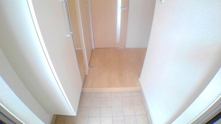 グランデール Vの玄関