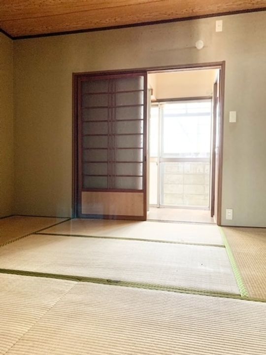 大阪府松原市天美東1(アパート)の賃貸物件の居間