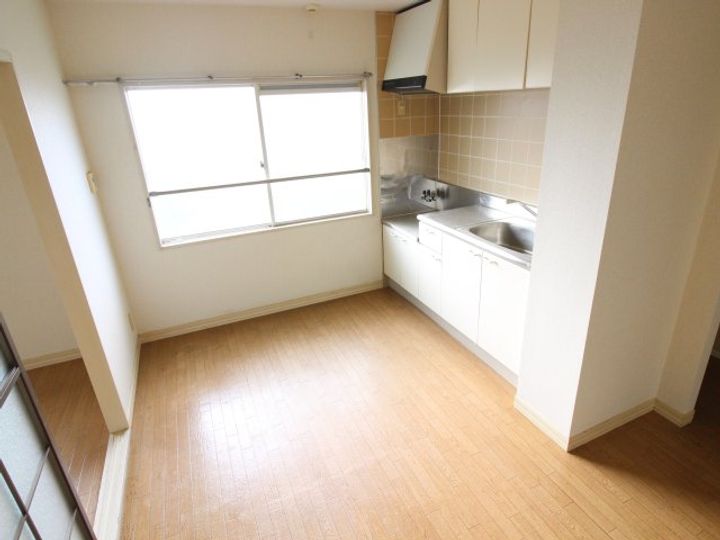 ハイツトヅカA棟の居間