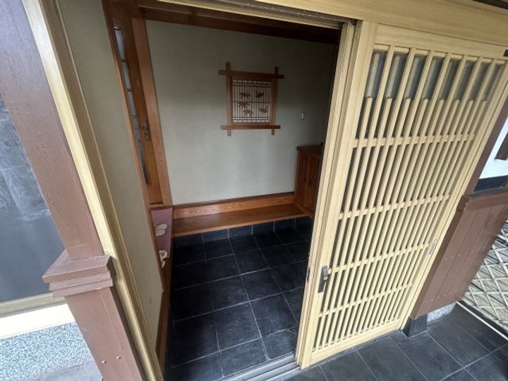 兵庫県姫路市土山6(一戸建)の賃貸物件の玄関