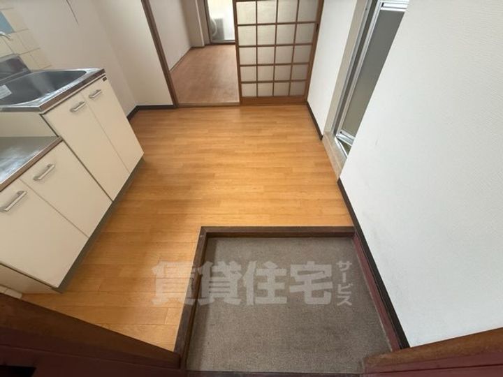 メゾン恒榮の玄関