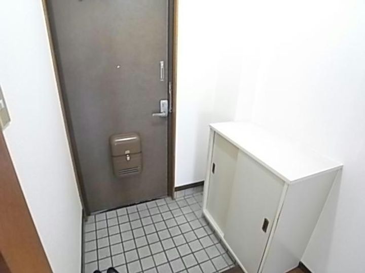 三浦シティーハイツの玄関