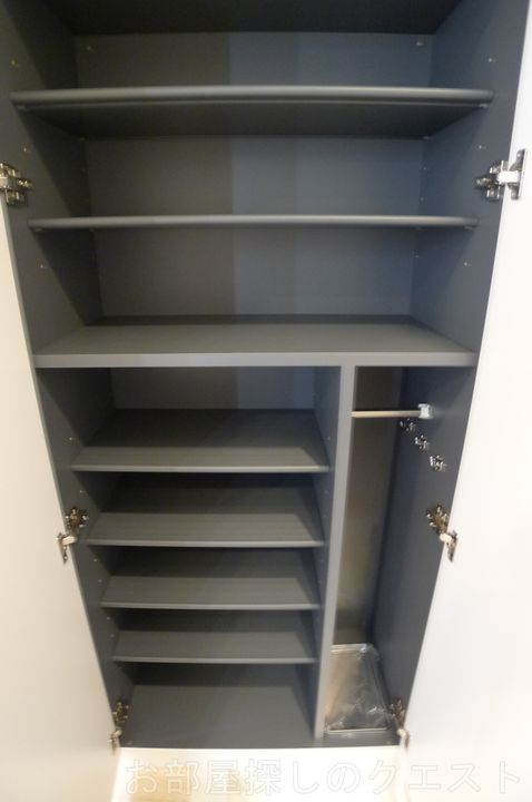 グランドゥール瑞穂通の玄関