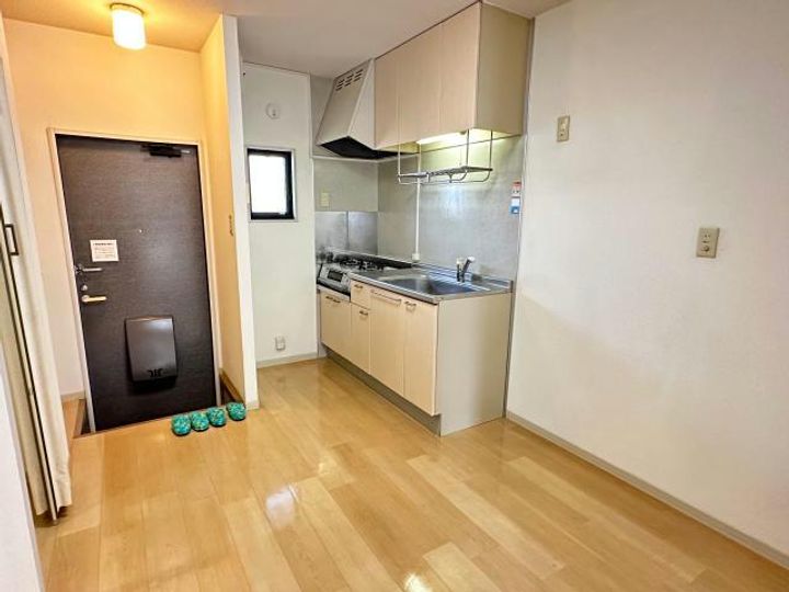 ラ・ヴィYO A棟の玄関