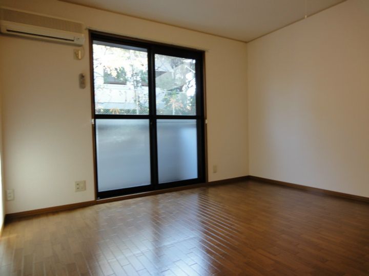 神奈川県藤沢市鵠沼松が岡4(アパート)の賃貸物件の居間