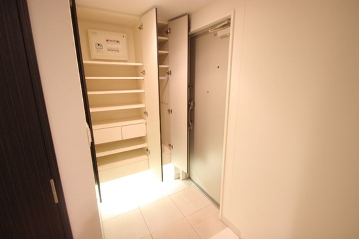 ザ・広島タワーの玄関