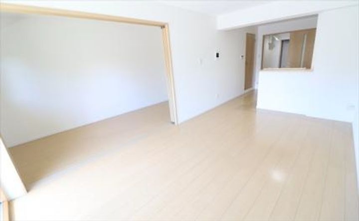 アーデン土与丸の居間