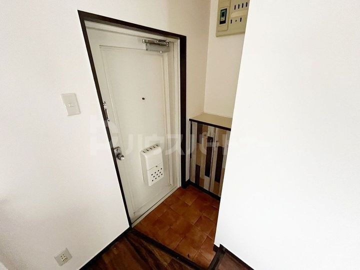 コーポ三樹の玄関