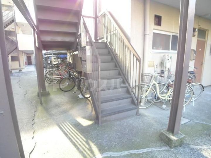 関原ロイヤルハイツIの地図
