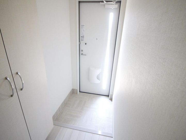 ルナ クレセンテIIIの玄関