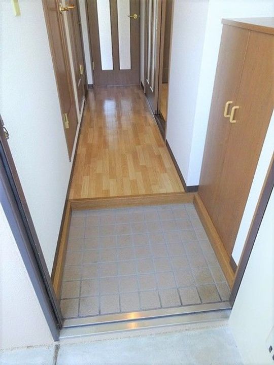 リアライズ掛川IIの玄関