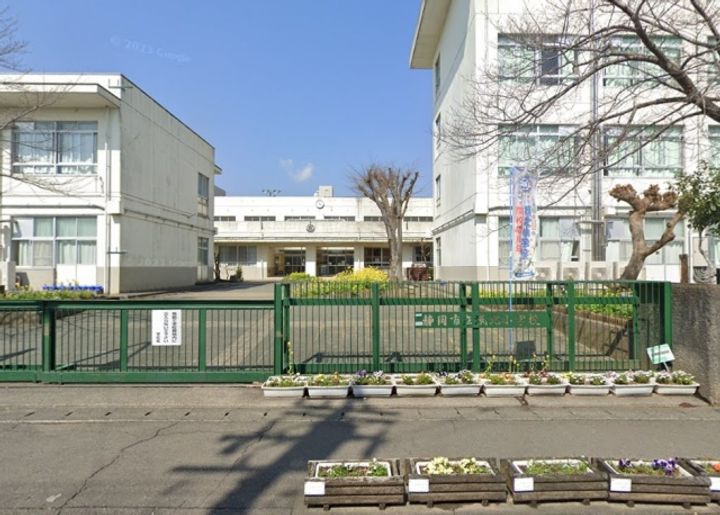 イ・ムーブルパレス大岩の周辺