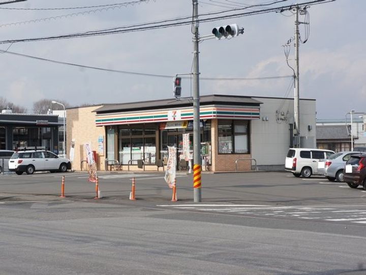 メゾン・ストリートの周辺