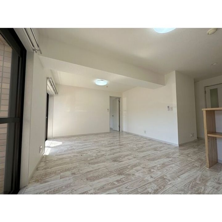 朝日プラザエザース中央IIの居間