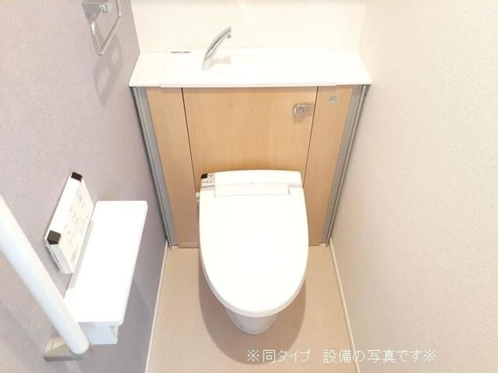 グランメゾン ネスト88の玄関