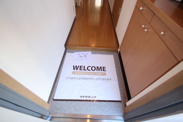 カーサヴィオレッタ A棟の玄関