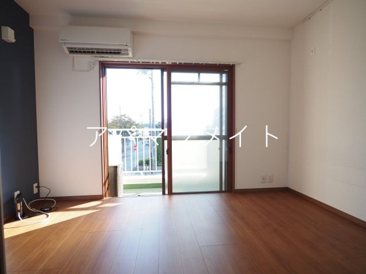 神奈川県横浜市戸塚区下倉田町(マンション)の賃貸物件の居間