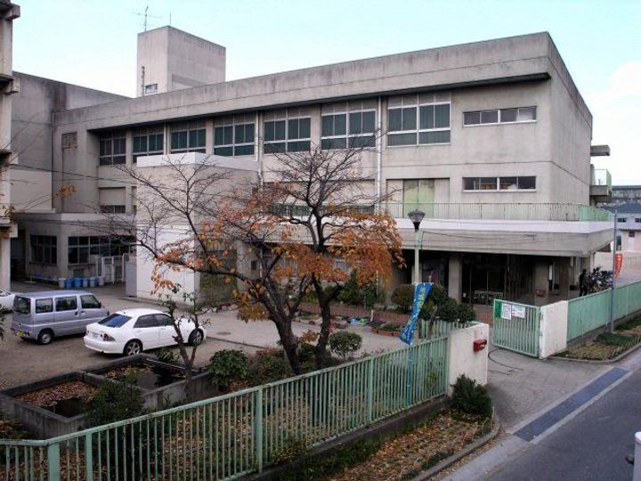 三上マンションの周辺