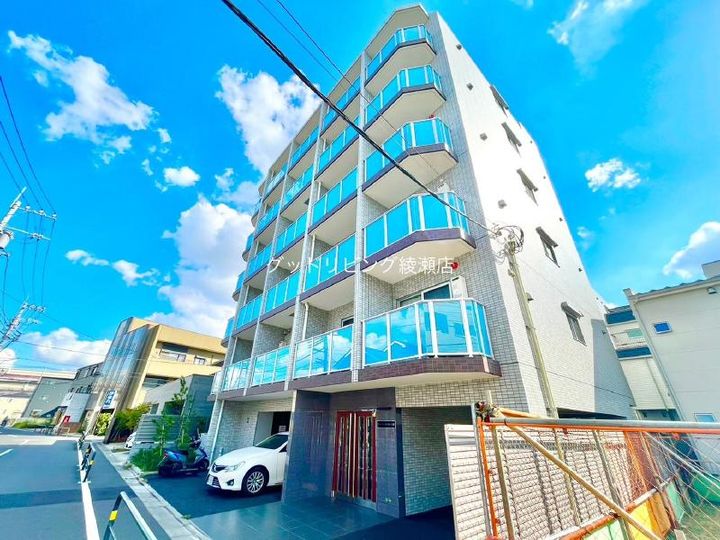 アーバハイツ六町1号館の外観