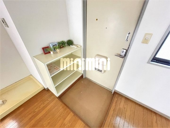 津IN COURT練木 ノースコートの玄関