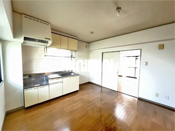 津IN COURT練木 ノースコートの居間