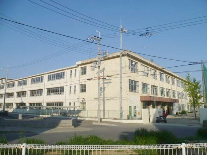 ベガ堀町の周辺