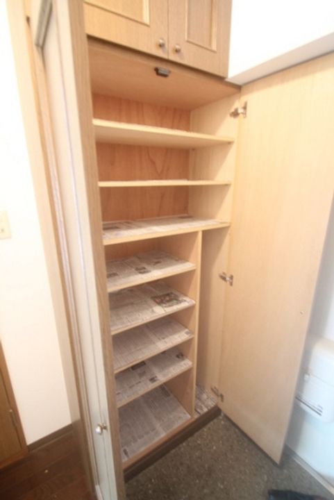 広島県広島市安佐南区山本1(マンション)の賃貸物件の玄関