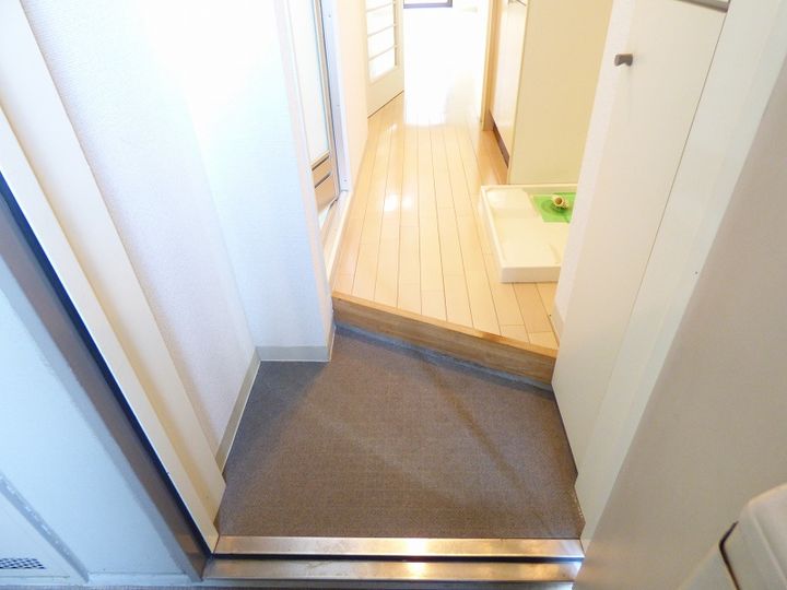 東京都府中市南町4(マンション)の賃貸物件の玄関