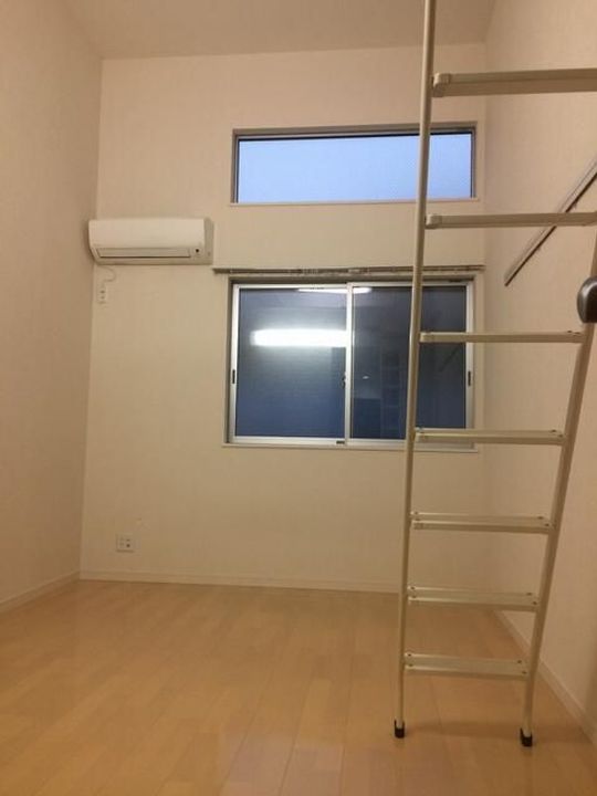 神奈川県横浜市中区本牧町1の賃貸アパートの居間