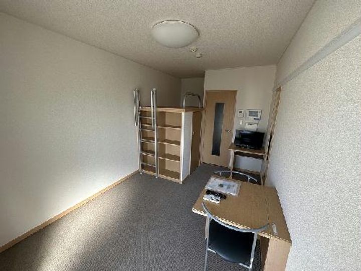 レオパレス竹松の居間