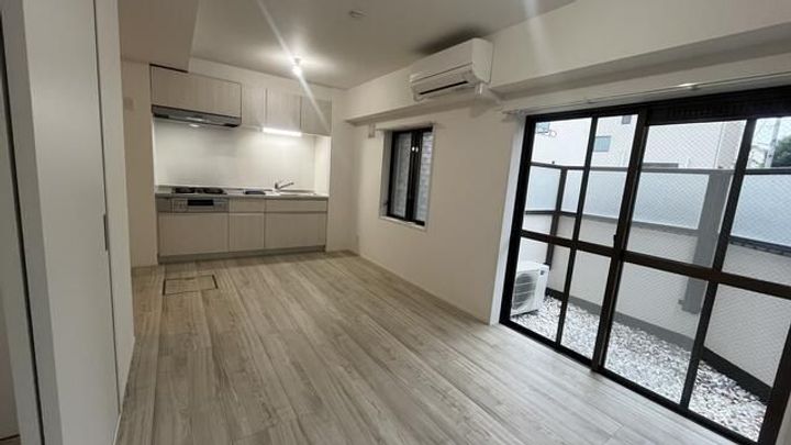 グランコールス東北沢の居間