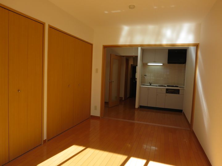 神奈川県川崎市高津区久地1(マンション)の賃貸物件の居間