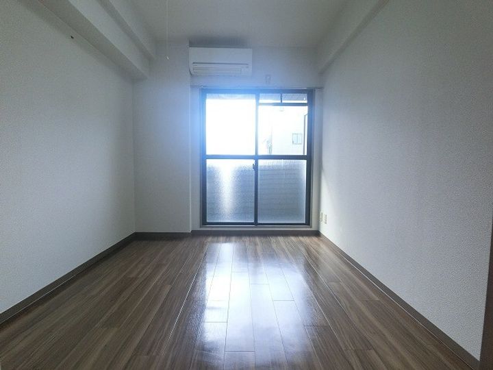 リーガル塚本の内装