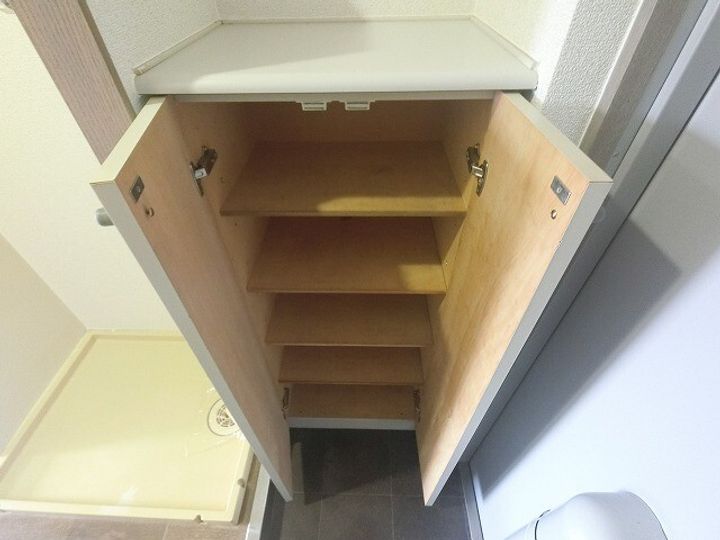 リーガル塚本の玄関