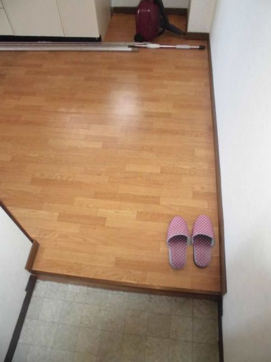 駿河屋ビルの玄関