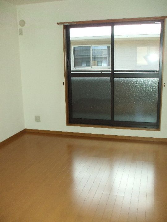 サンライン川南 メゾネットの居間