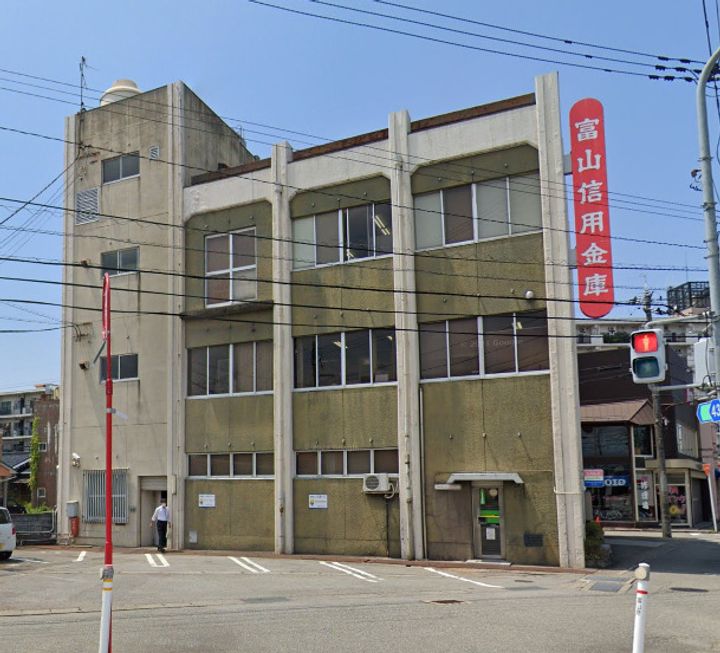 ヌーベル堀川の周辺