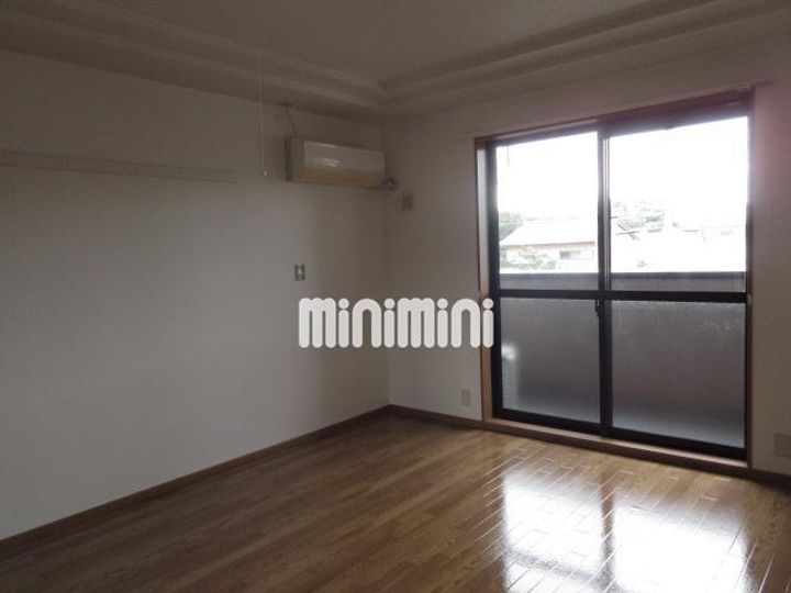 サンハイツの居間