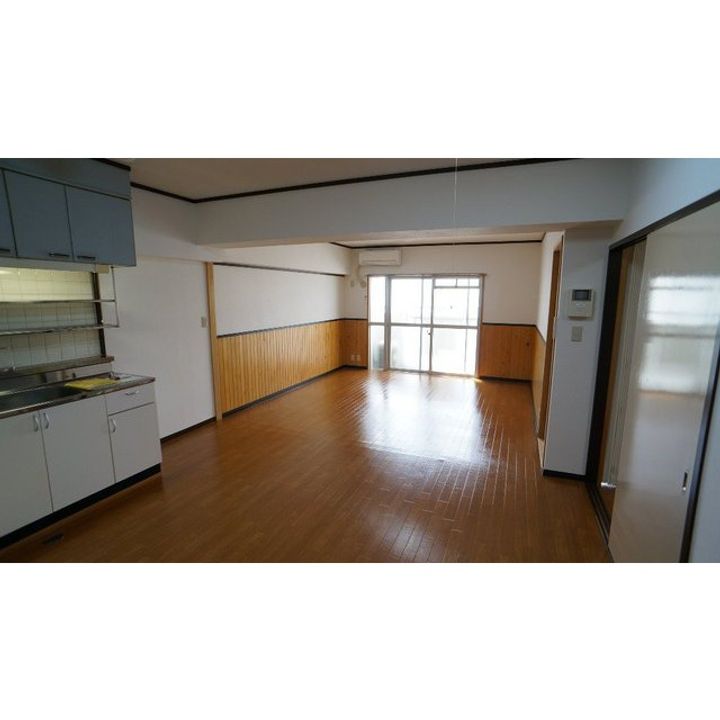 ロイヤルメゾンHAMADAの居間