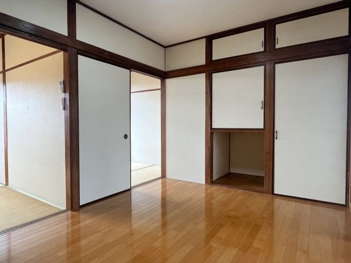 石松デンタルマンションの居間