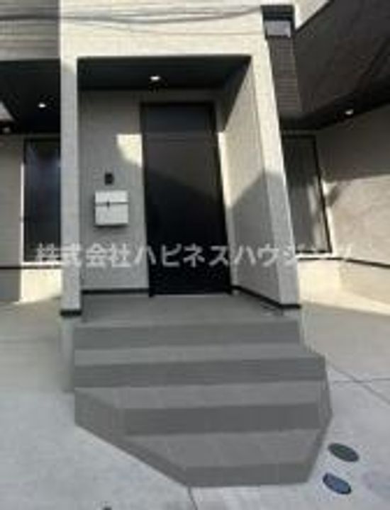 千葉県流山市美田(一戸建)の賃貸物件の玄関